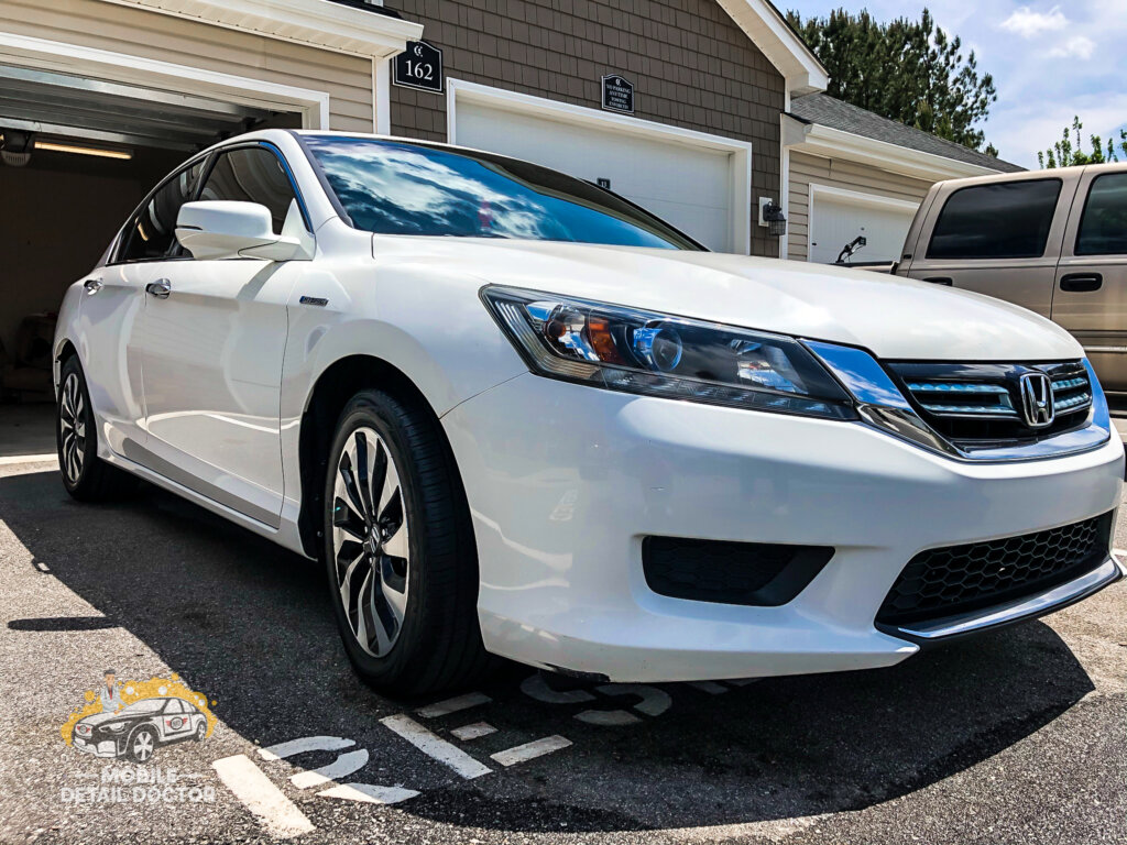 2017 alpine white Honda Accord Hybrid