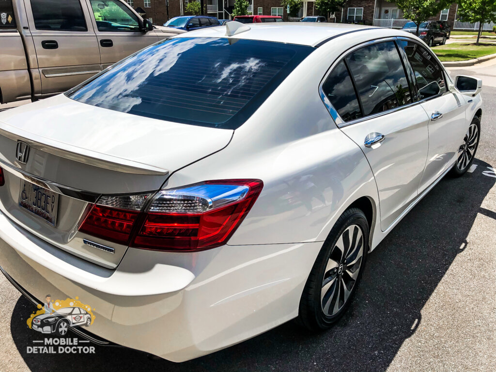 2017 alpine white Honda Accord Hybrid